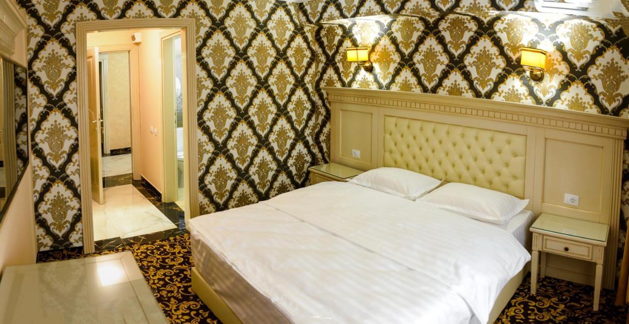 Little Orient Hotel Braila Ngoại thất bức ảnh