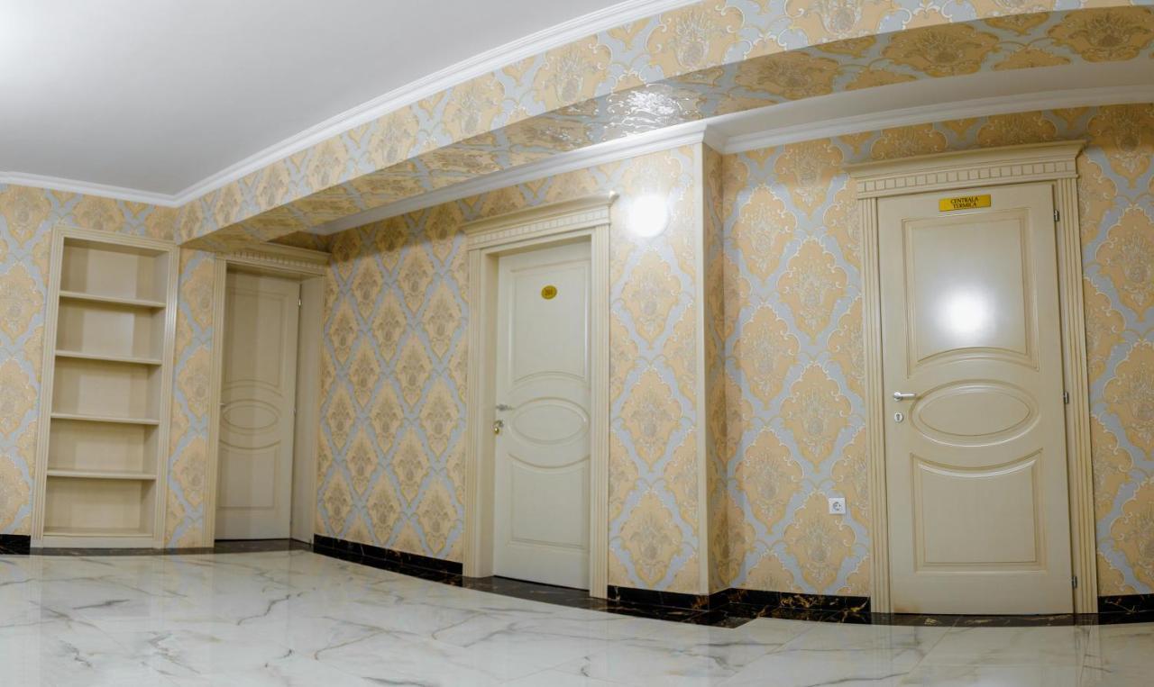 Little Orient Hotel Braila Ngoại thất bức ảnh