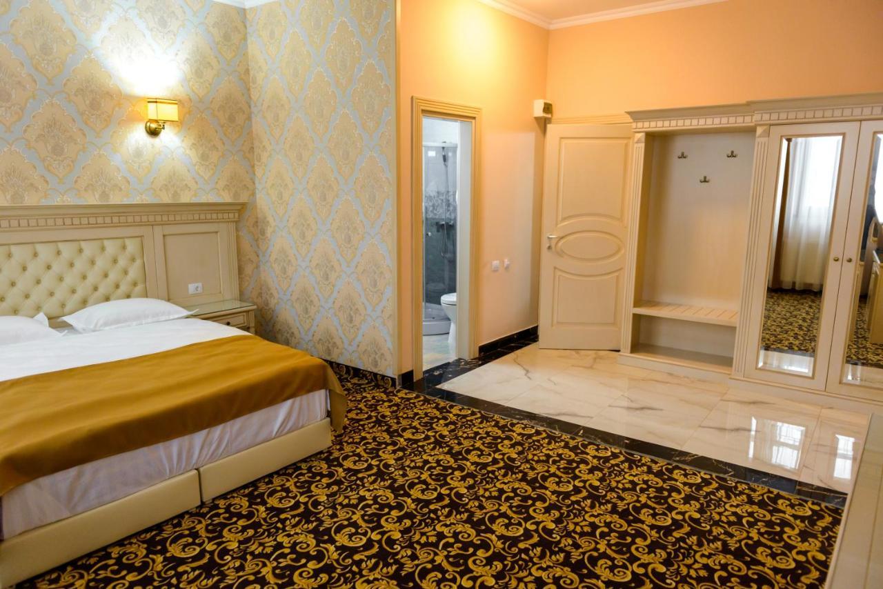 Little Orient Hotel Braila Ngoại thất bức ảnh