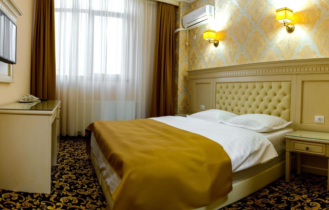 Little Orient Hotel Braila Ngoại thất bức ảnh
