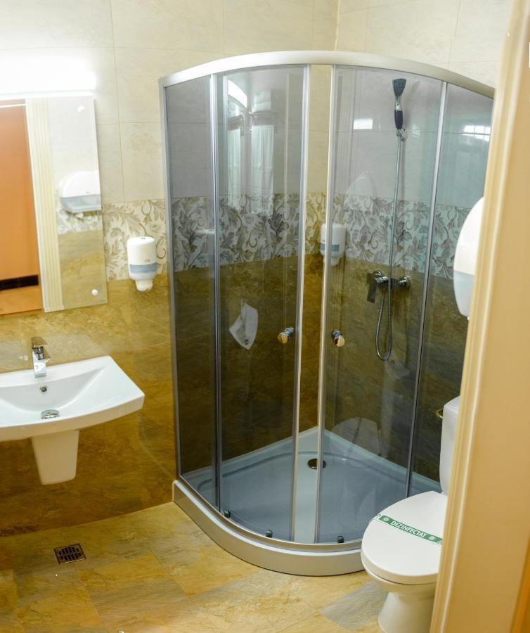 Little Orient Hotel Braila Ngoại thất bức ảnh