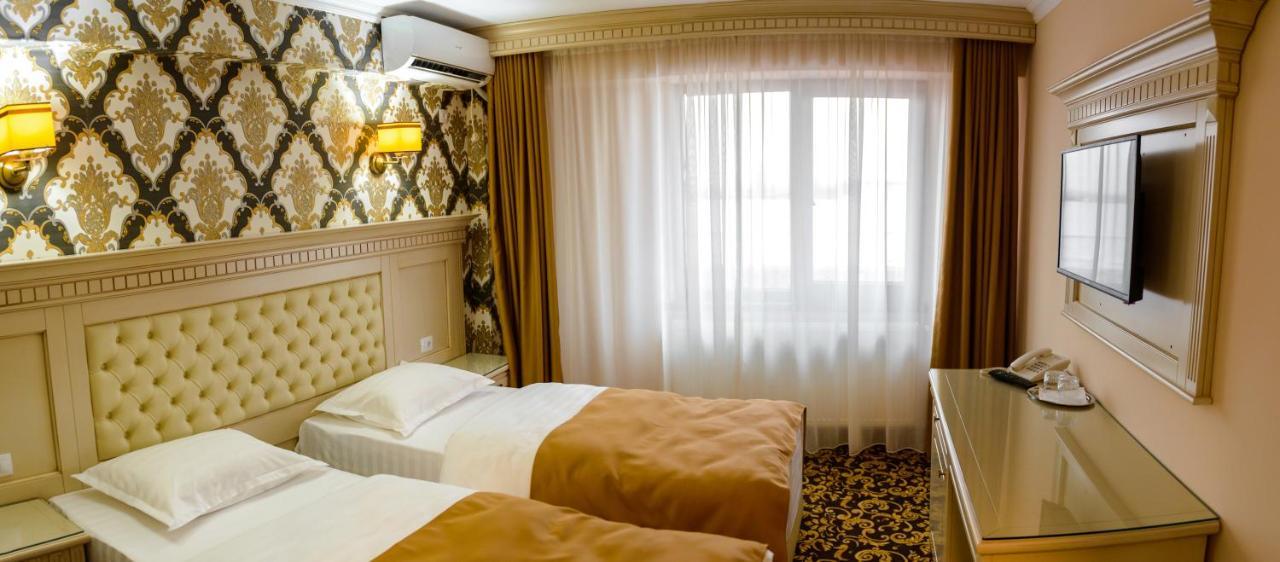 Little Orient Hotel Braila Ngoại thất bức ảnh